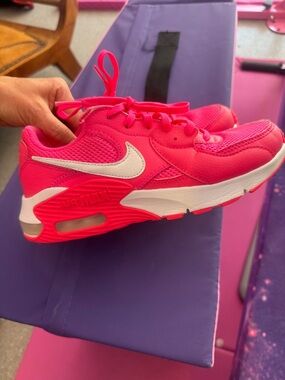 Nike Kids Bright Pink Sneakers with White Swoosh